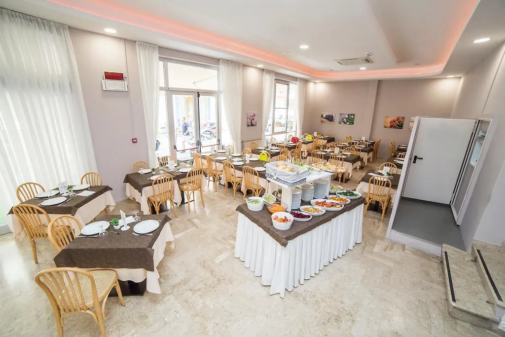Hotel Nuovo Fiore Cattolica 2*,