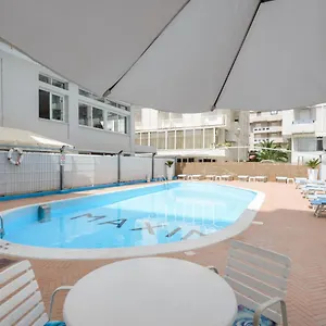 Arena Con Piscina Cattolica